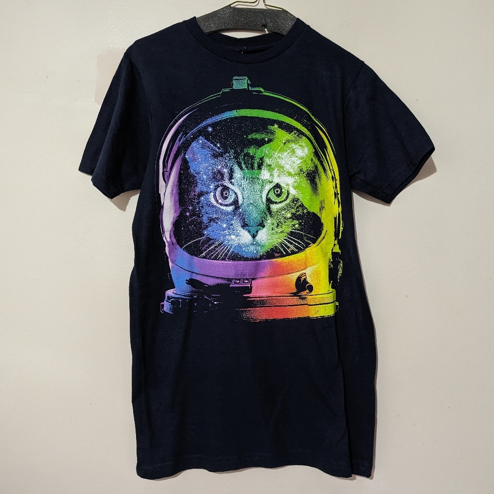 The Flash TV Rainbow Astronaut Cat Shirt Carlos Valdez as Cisco Ramon NEW